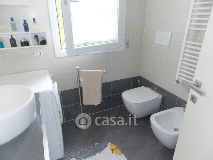 Trilocale in Via Volturno 26 — foto 11 di 34