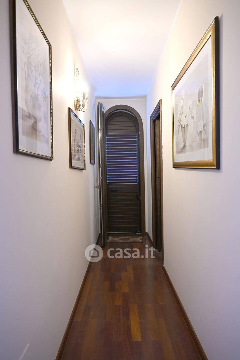 Villa in Via Giulio Cesare 62 — foto 24 di 105