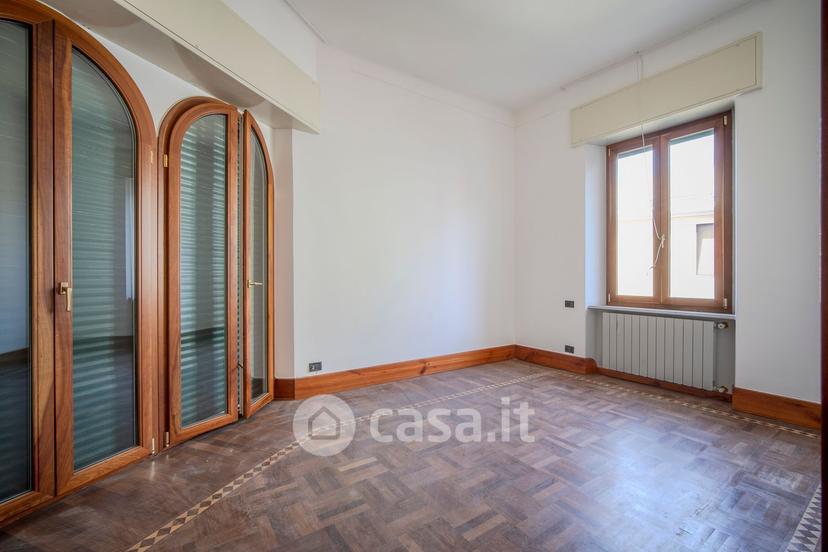 Villa in Via Amerigo Vespucci — foto 3 di 43