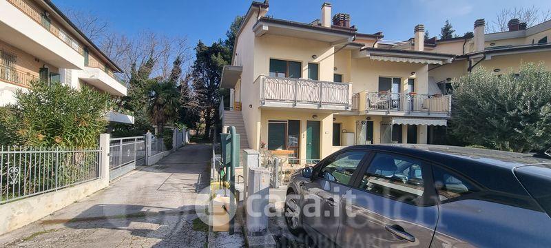Trilocale in Via Enrico Mattei 27 — foto 17 di 25