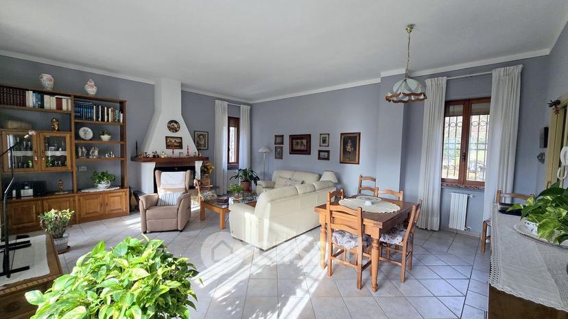 Villa in Via Contessa Casalini 30 — foto 2 di 39