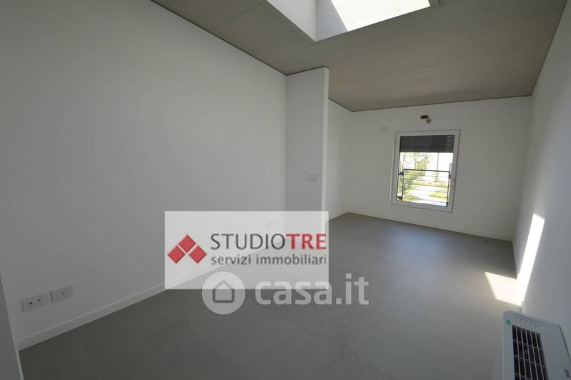 Quadrilocale in Via F .turati 1 — foto 12 di 68
