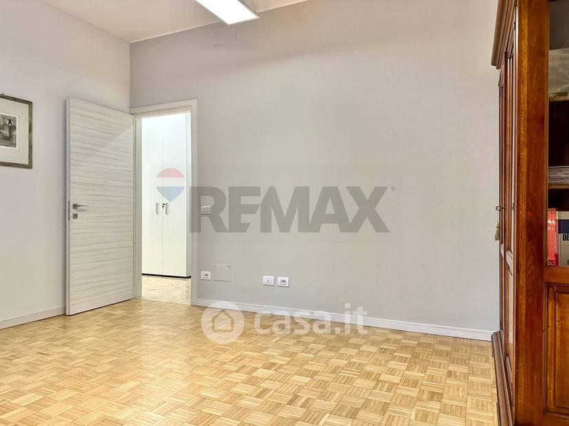 Appartamento in Via F. Corridoni 42 — foto 5 di 44