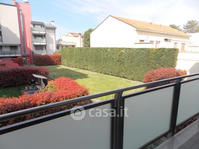 Trilocale in Via Volturno 26 — foto 6 di 34
