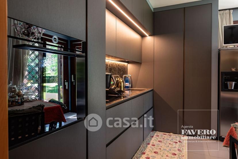 Villa in Piazza G. Marconi 28 — foto 24 di 54