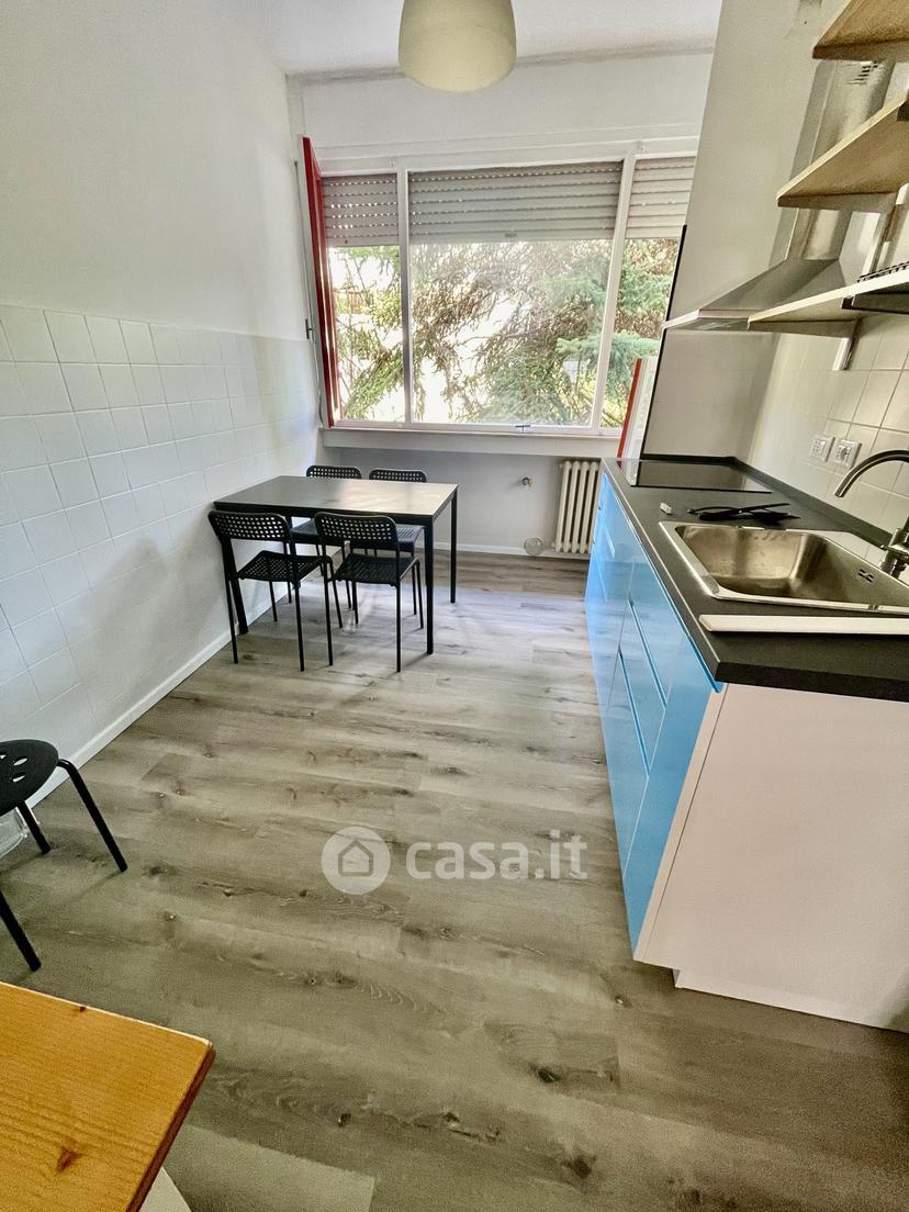 Stanza in Via Bonconte da Montefeltro 54 — foto 5 di 9