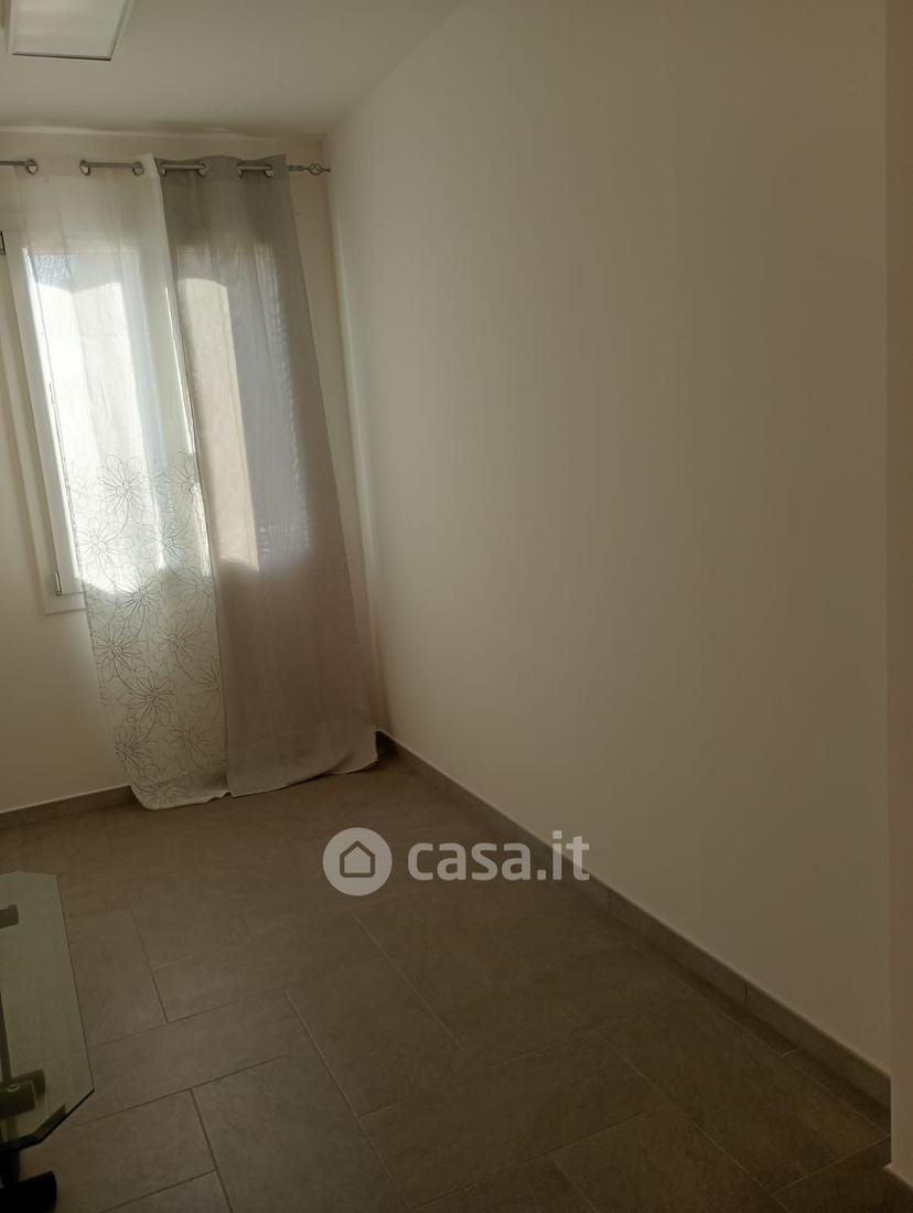 Stanza in Canova 4 — foto 2 di 5
