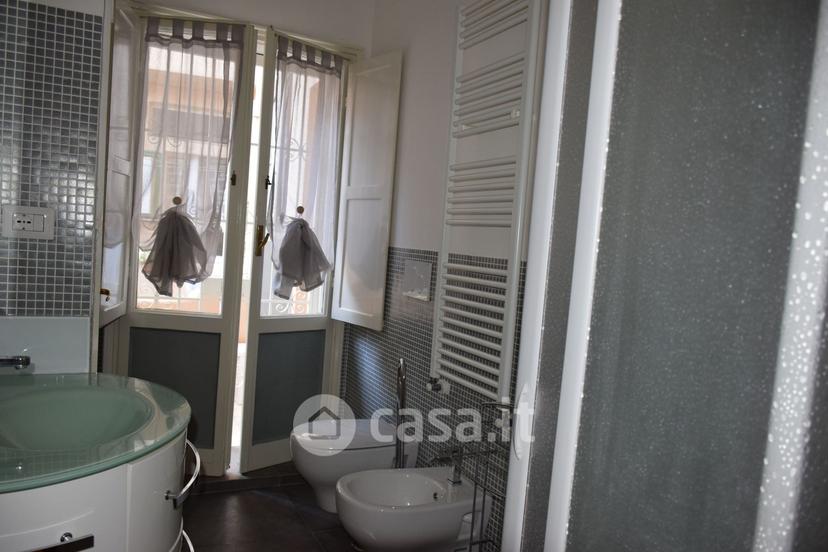 Stanza in Via Angusta 20 — foto 2 di 9