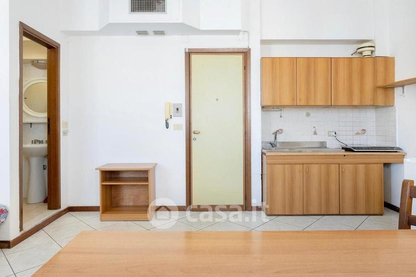 Stanza in Via Giuseppe Giusti 1 — foto 10 di 15