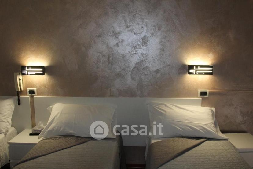 Stanza in Viale Pomezia 3 — foto 8 di 50