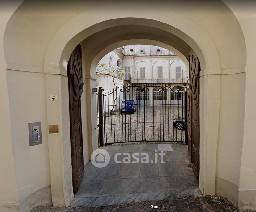 Stanza in Via Monte di Pietà 4 — foto 15 di 31