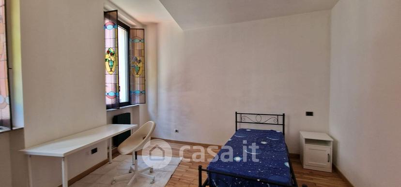 Stanza in Via San Vitale — foto 11 di 45
