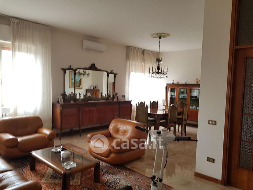 Villa in Via Alcide de Gasperi — foto 15 di 63