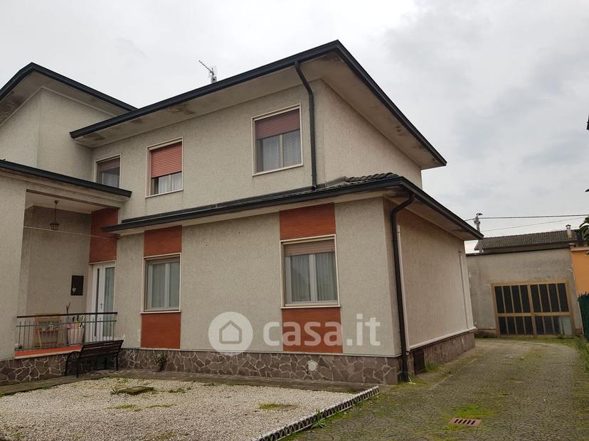 Villa in Via Alcide de Gasperi — foto 30 di 63
