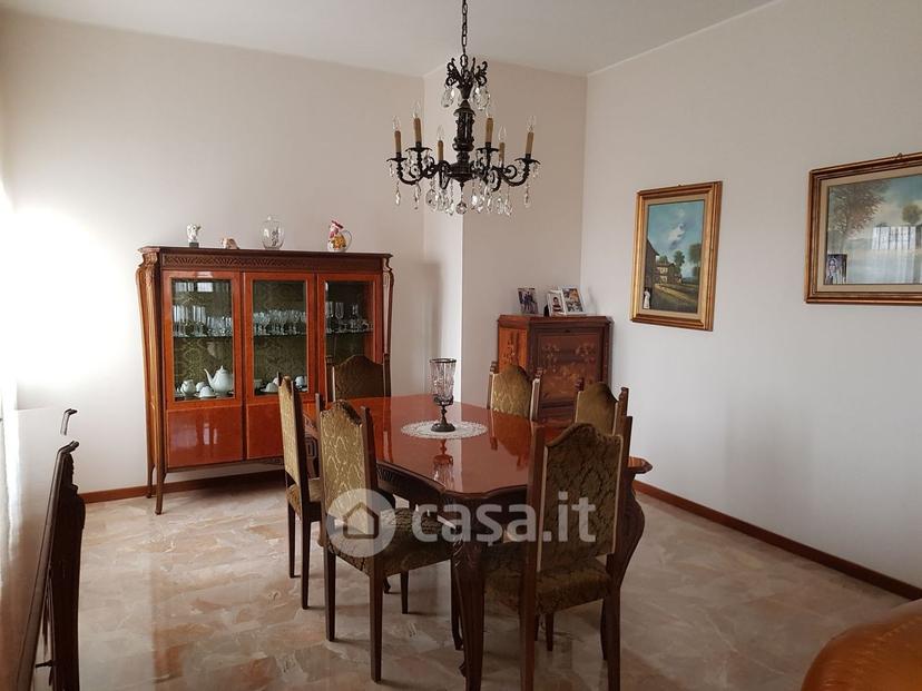 Villa in Via Alcide de Gasperi — foto 4 di 63