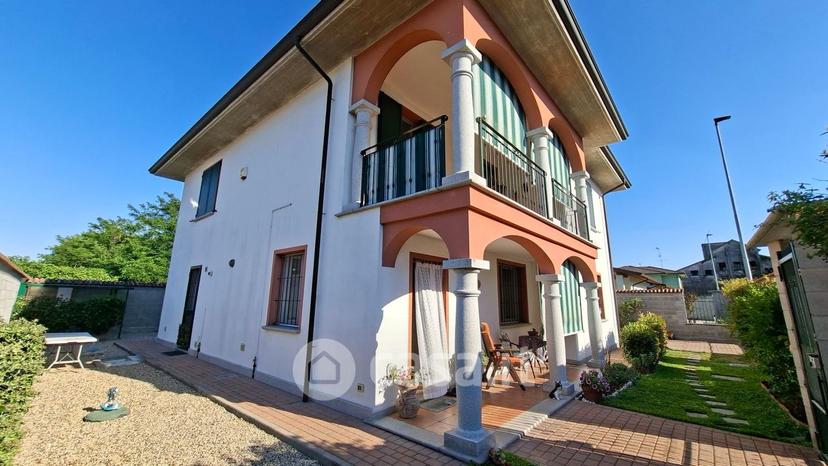 Villa in Via Ada Negri 3 — foto 3 di 53