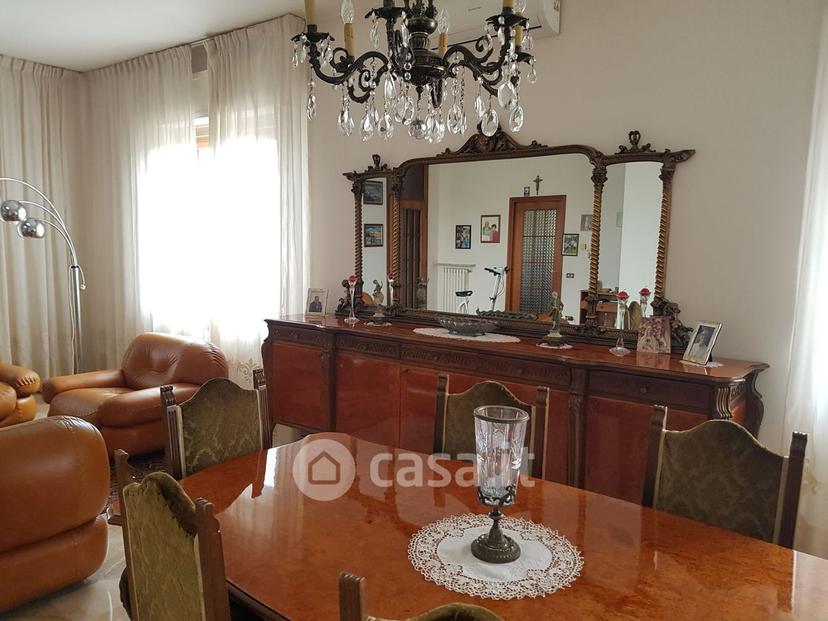Villa in Via Alcide de Gasperi — foto 20 di 63