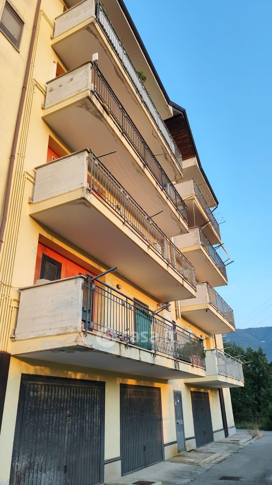 Trilocale in Via Pagnano Scafa 21