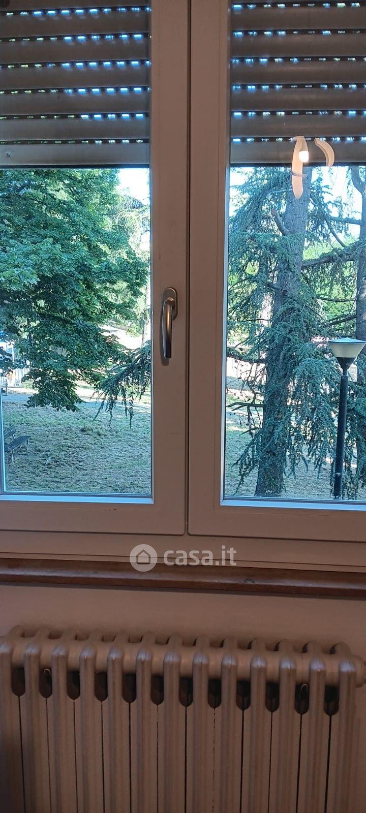Stanza in Via Ugo Foscolo — foto 4 di 14