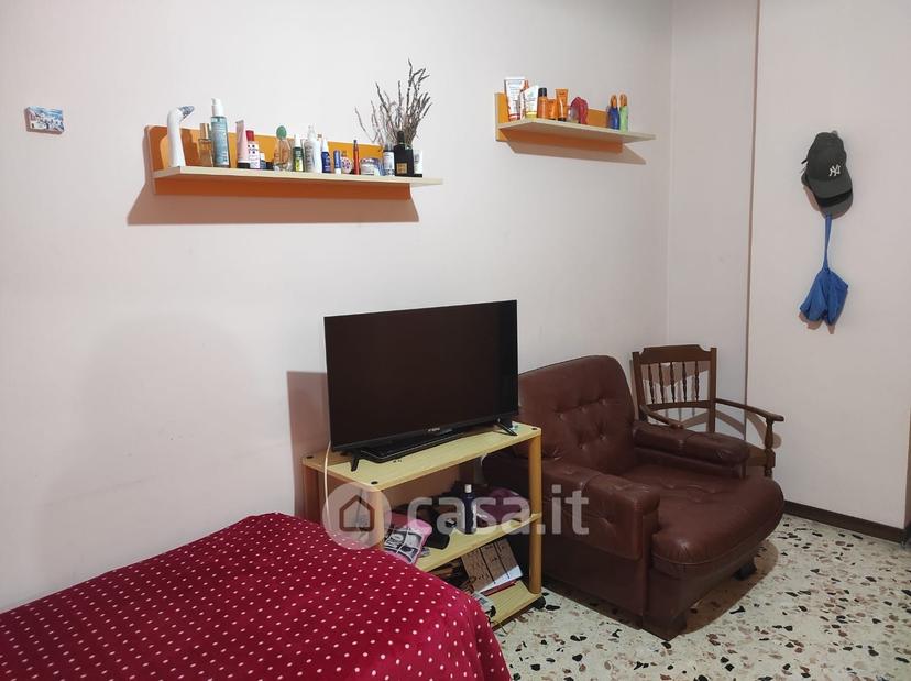 Stanza in Via Lazio 19 — foto 3 di 5