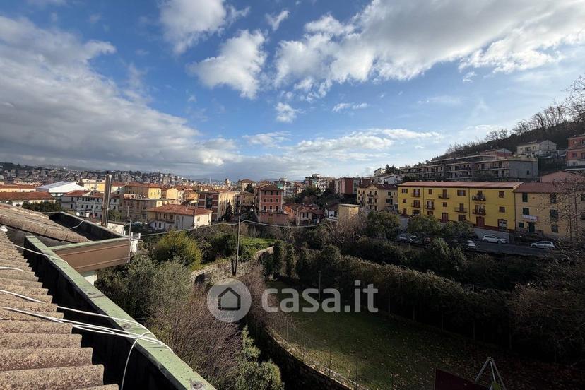 Stanza in Via Luigi Cozzani — foto 4 di 8
