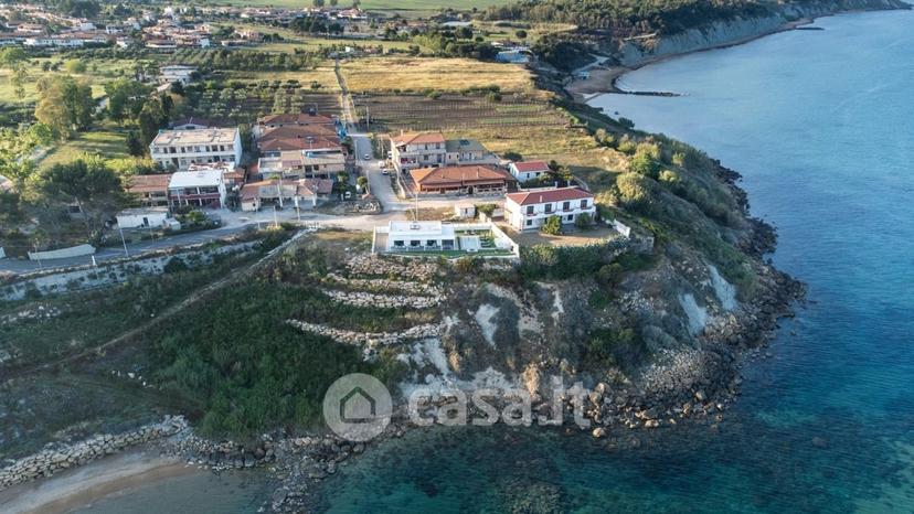 Bilocale in Località Capo Bianco 1 — foto 17 di 35