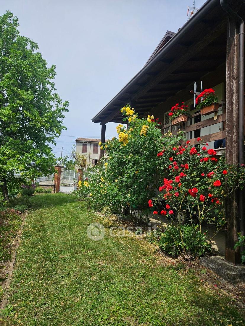 Villa in Via Costa 8
