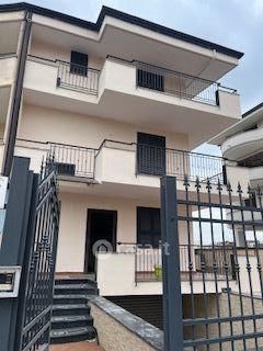 Villa in Via Enrico de Nicola — foto 3 di 12