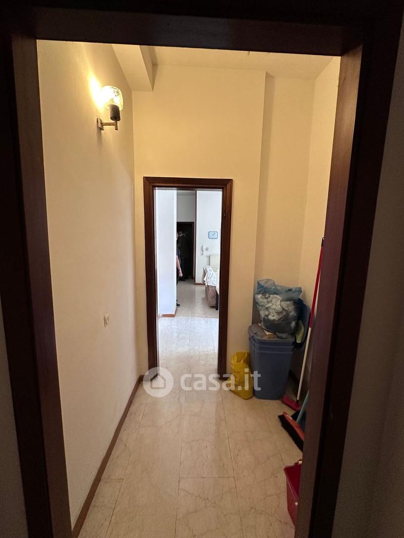 Stanza in Via Villa Glori 12 — foto 3 di 23