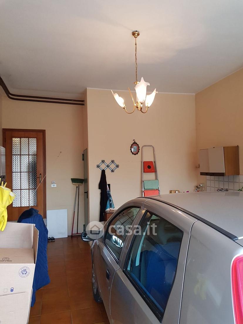 Villa in Via Alcide de Gasperi — foto 2 di 63