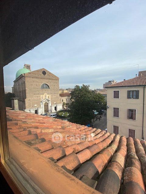 Quadrilocale in Piazza Petrarca