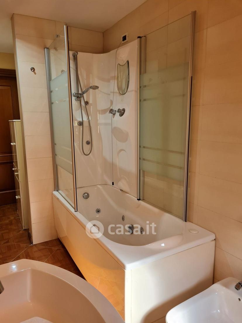 Appartamento in Via Mombello — foto 14 di 28