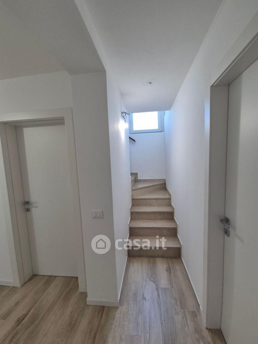 Villa in Via Bredazzane — foto 15 di 26