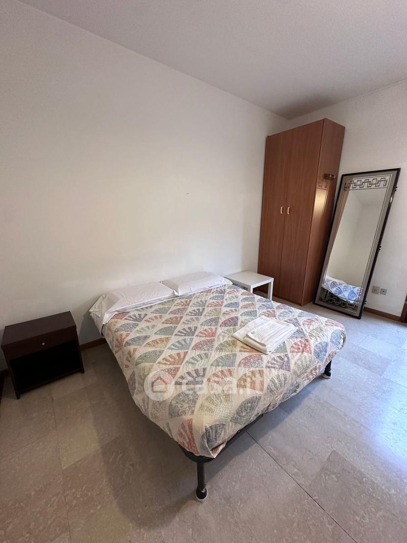 Stanza in Via Villa Glori 12 — foto 8 di 23