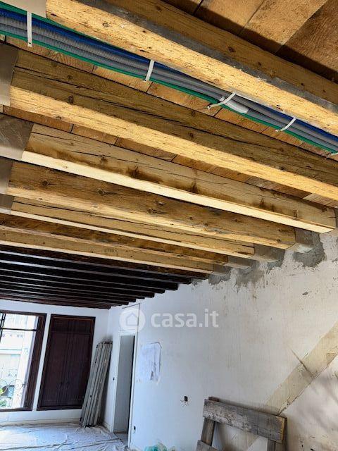 Trilocale in Piazza Petrarca — foto 13 di 24
