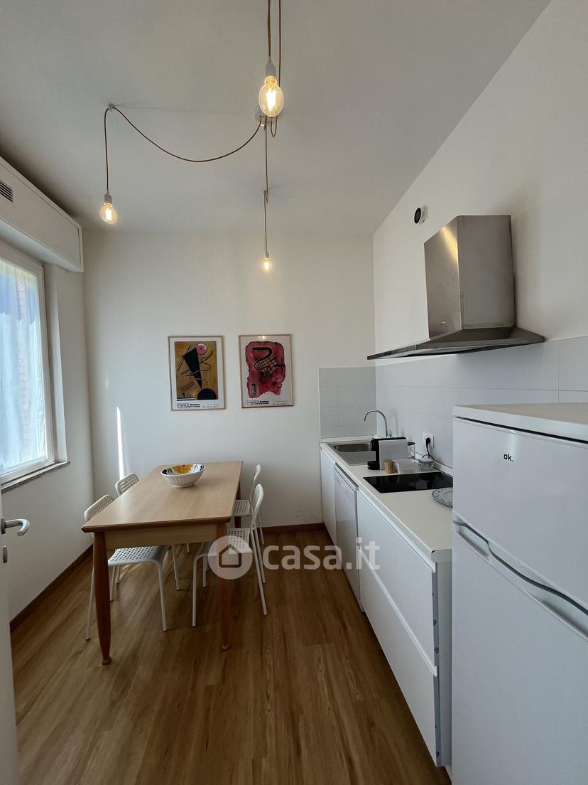 Stanza in Via Luigi Pasteur 32 — foto 3 di 16