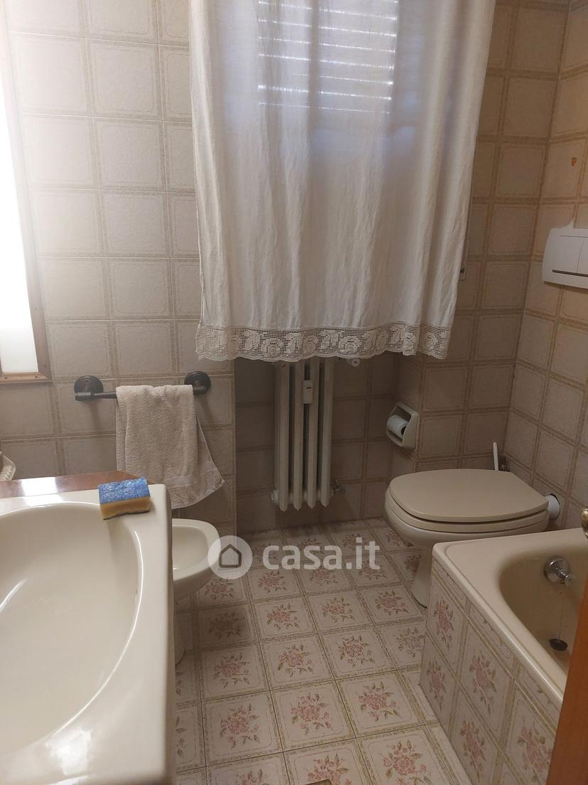 Stanza in Via Cimabue — foto 7 di 8