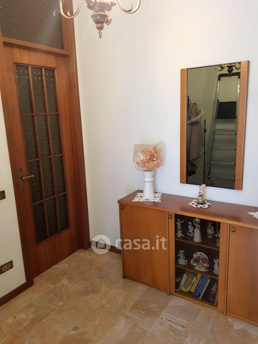 Villa in Via Alcide de Gasperi — foto 24 di 63