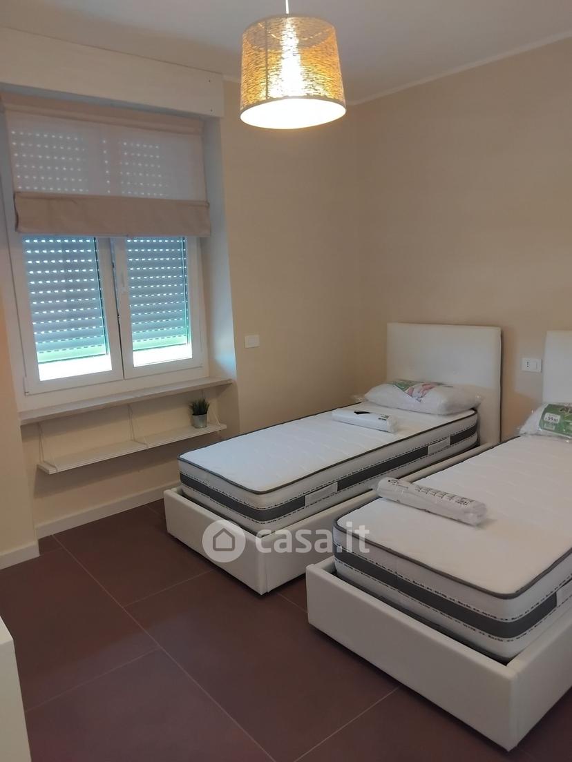 Stanza in Via Vincenzo Pancalducci 80 — foto 2 di 46