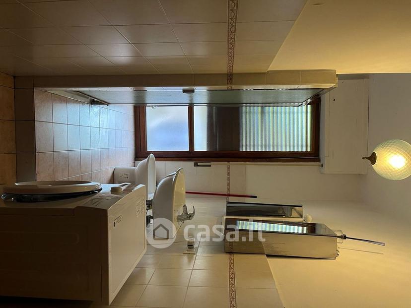 Stanza in Via Villa Glori 12 — foto 17 di 23