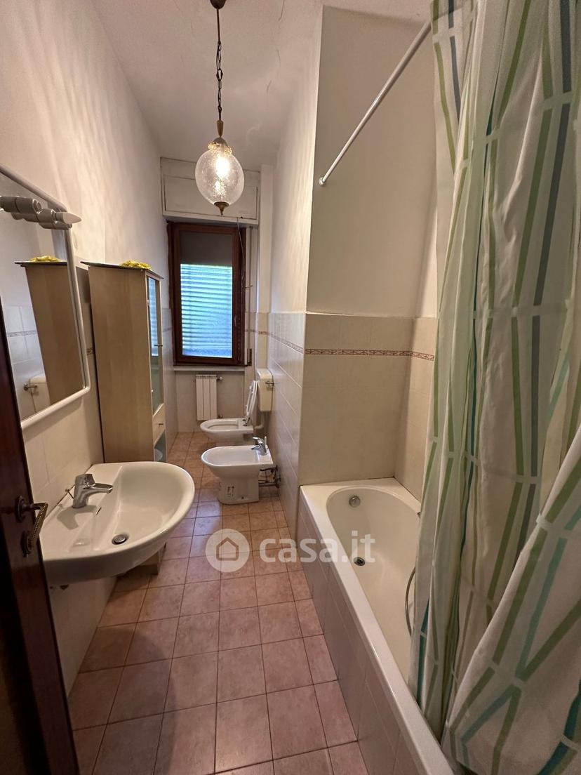 Stanza in Via Villa Glori 12 — foto 16 di 23
