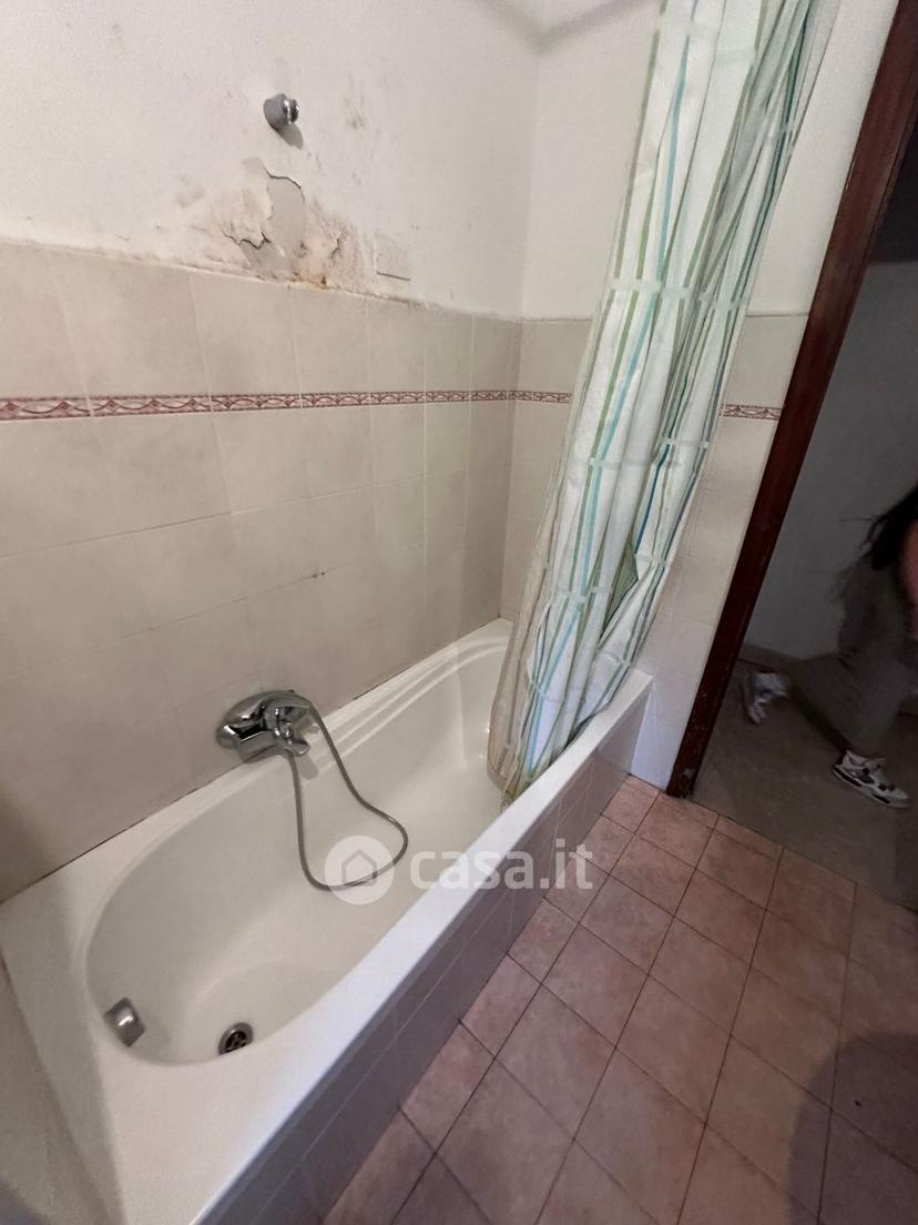 Stanza in Via Villa Glori 12 — foto 7 di 23