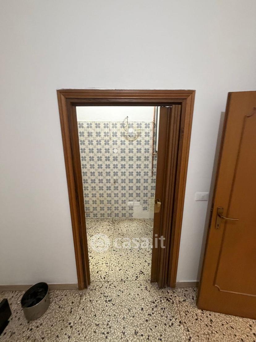 Stanza in Piazza di Porta Mascarella 2