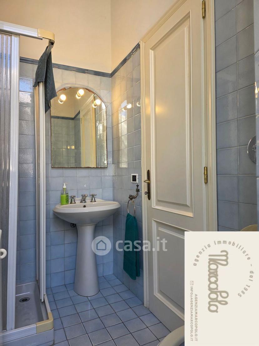 Villa in Via C. Cavour 1 — foto 3 di 30