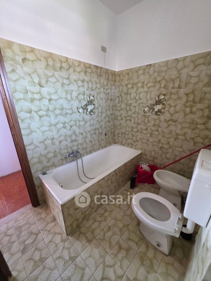 Trilocale in Via Pinetti — foto 6 di 37