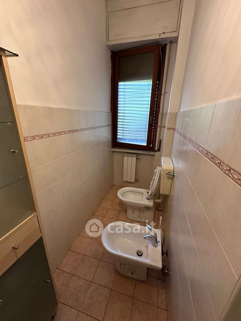Stanza in Via Villa Glori 12 — foto 5 di 23
