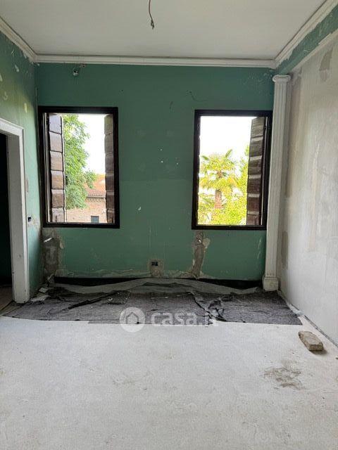 Trilocale in Piazza Petrarca — foto 14 di 24
