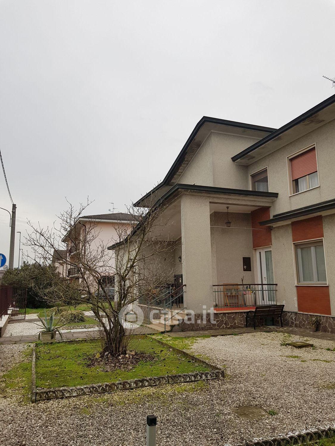 Villa in Via Alcide de Gasperi