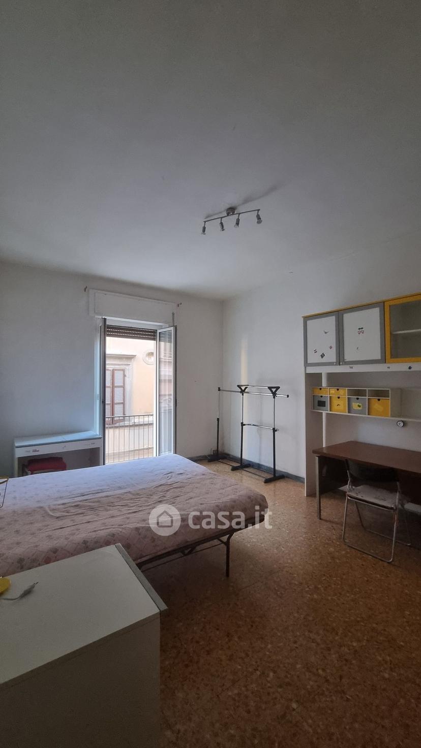 Stanza in Via dei Mille 18 — foto 3 di 11