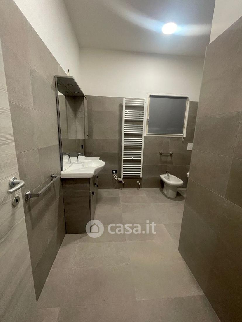 Stanza in Via Bartolomeo Spani 18 d — foto 26 di 35